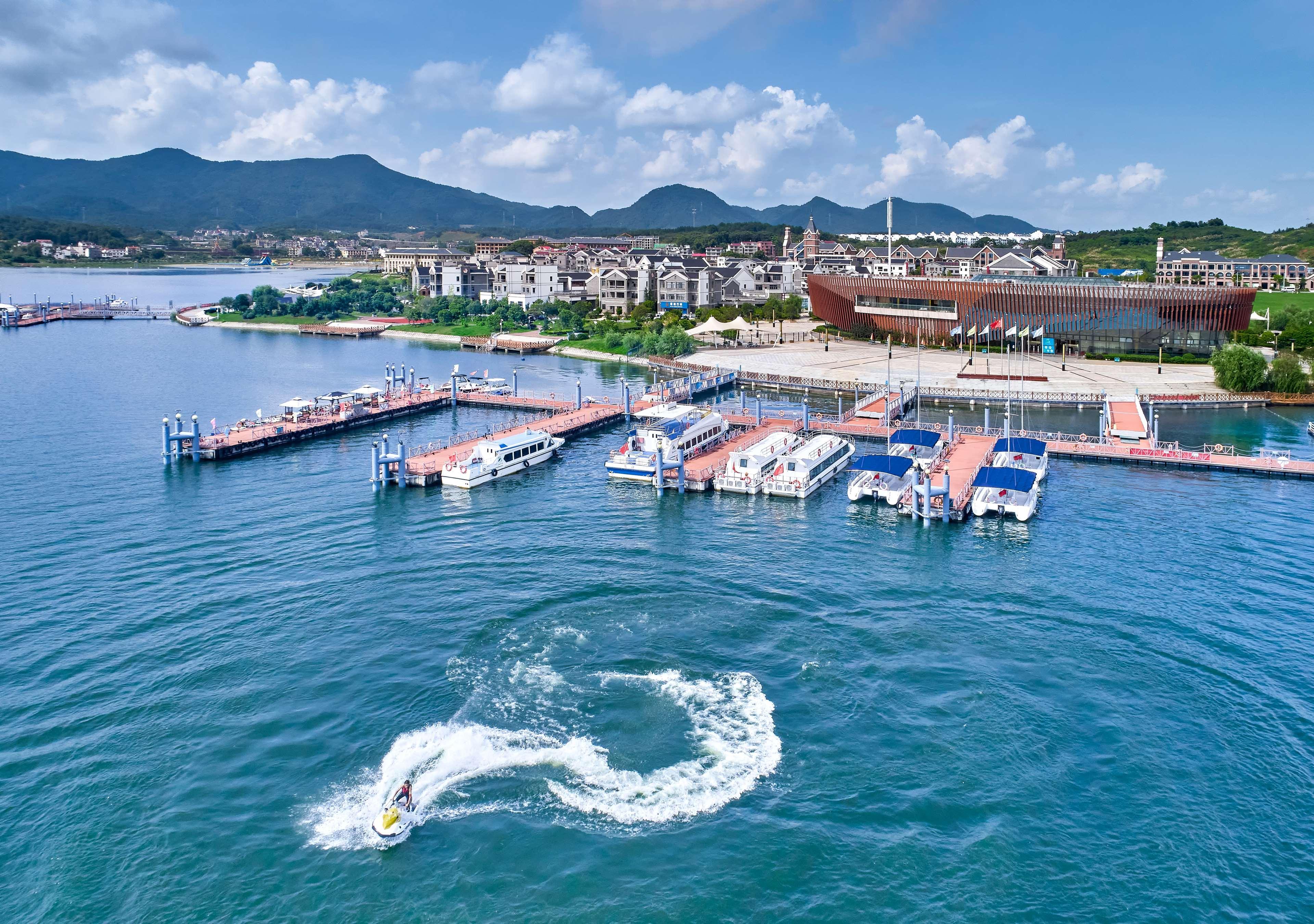 Lushan West Sea Resort, Curio Collection By Hilton Jiujiang  Екстер'єр фото