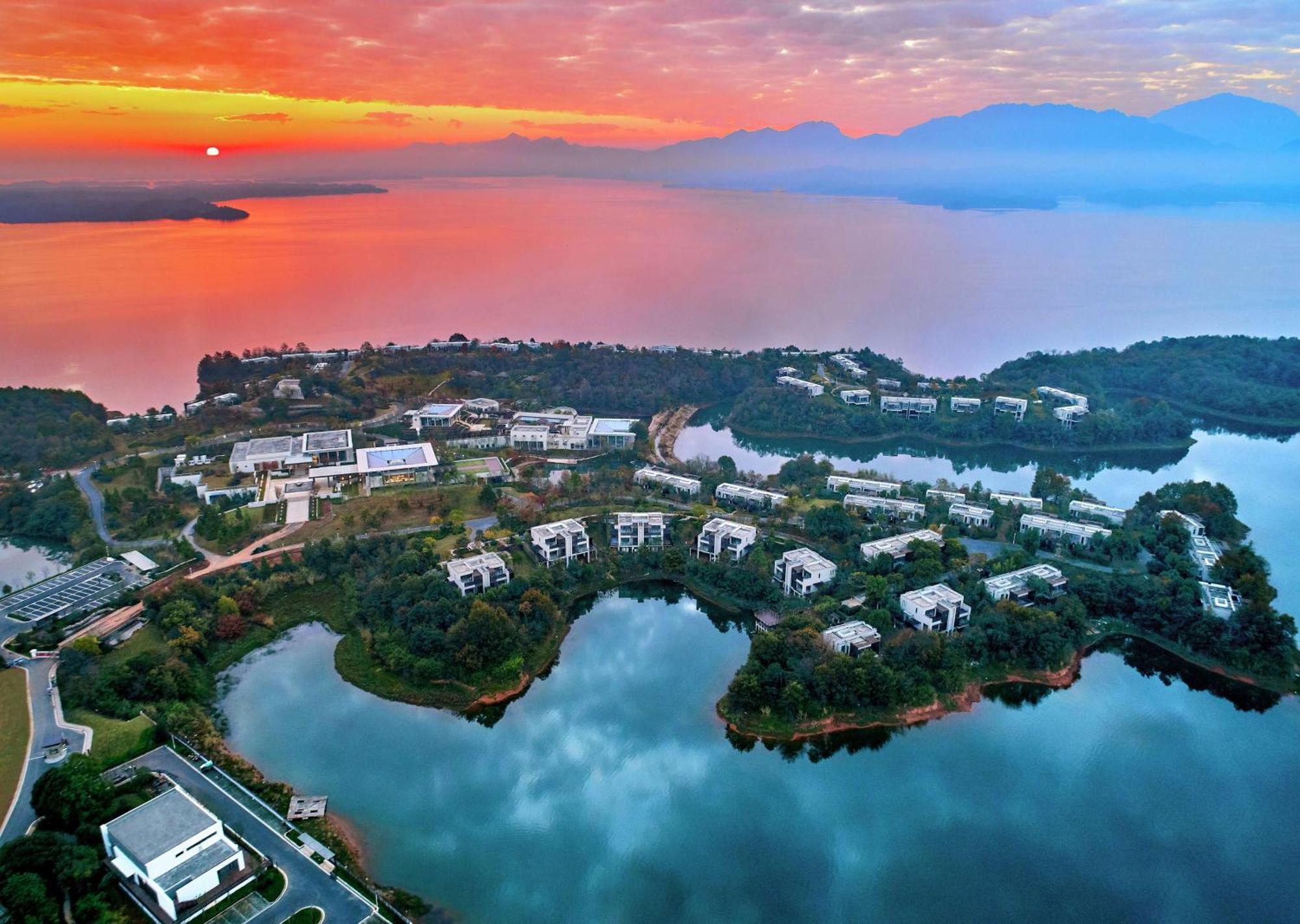 Lushan West Sea Resort, Curio Collection By Hilton Jiujiang  Екстер'єр фото